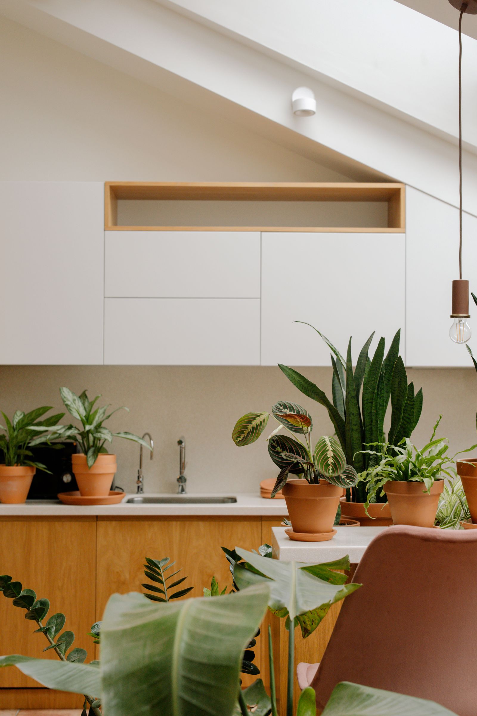 A lake house kitchen refreshed for four seasons, detail 3